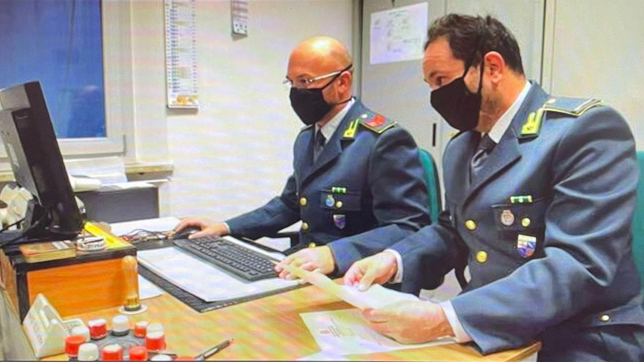 Le indagini della guardia di finanza hanno portato alla chiusura della chat della droga