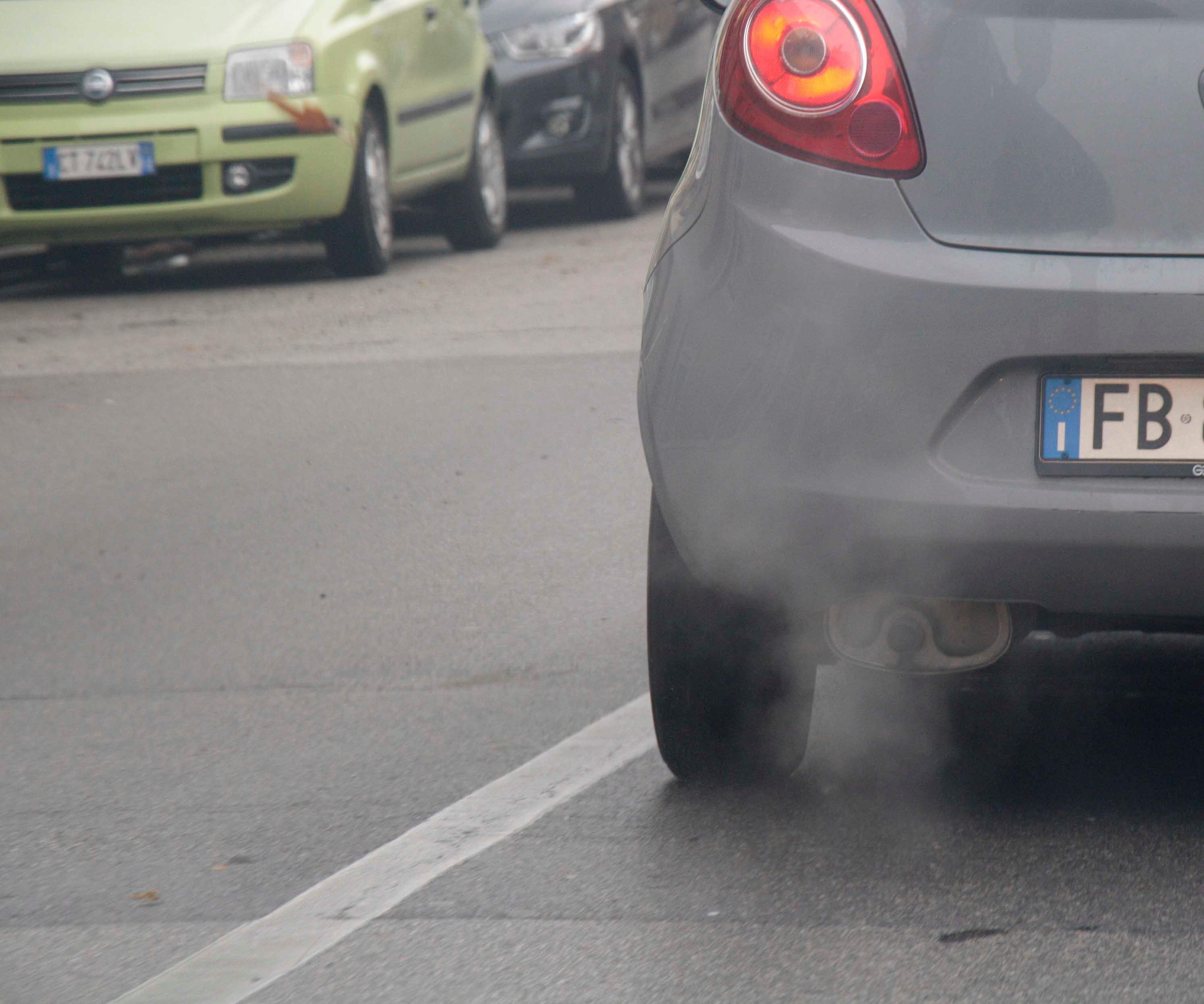 Da oggi i divieti per i mezzi più inquinanti