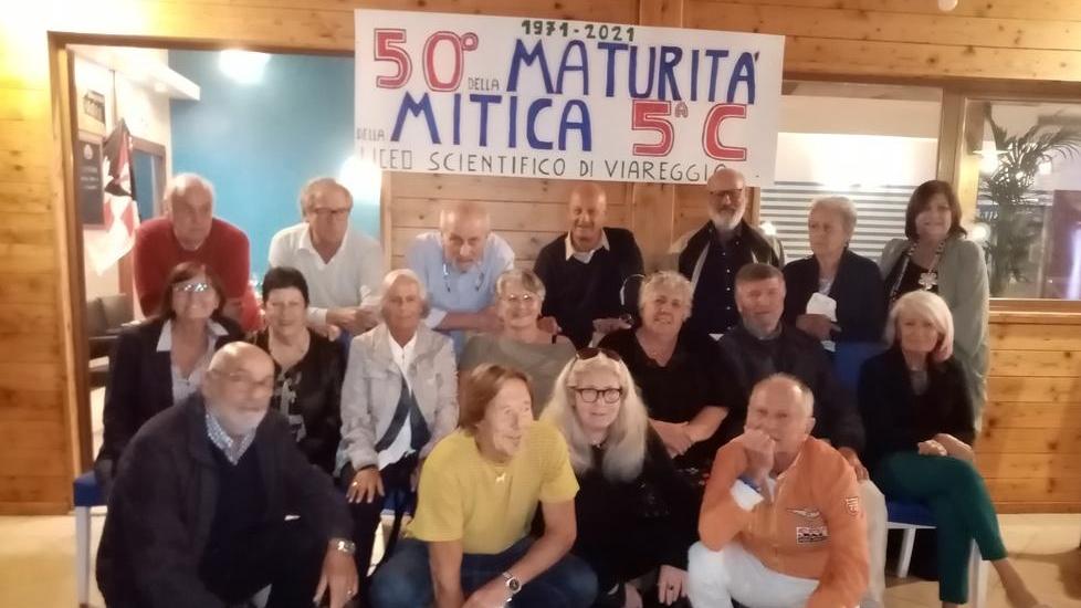 Aneddoti e la musica dell’Equipe 84: a cena insieme a 50 anni dalla maturità