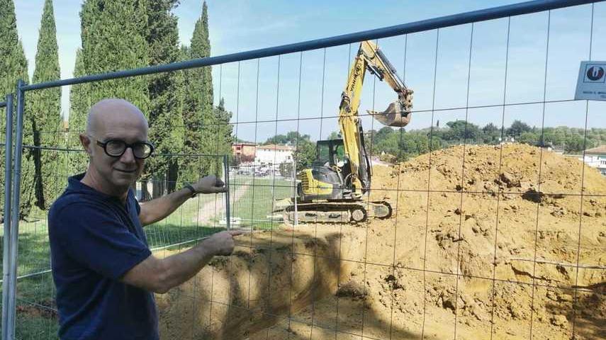 Cento nuovi posti auto nel parco per liberare la piazza dalle auto