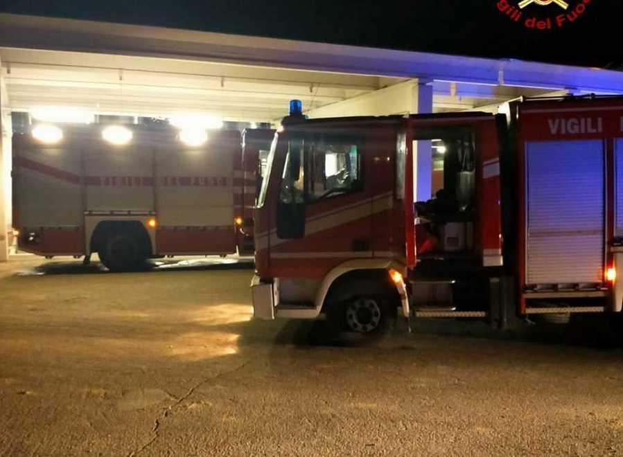 Un piede incastrato nel macchinario Liberato dai pompieri