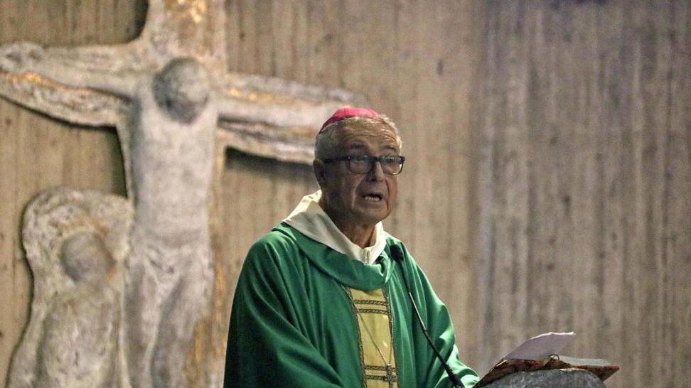 Ammanchi in parrocchia Il vescovo denuncia don Francesco Spagnesi