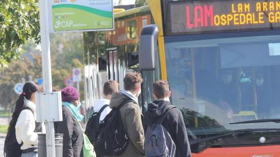 Bus scolastici in ritardo Cap: colpa del traffico