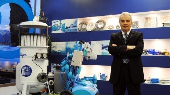 Un’immagine di Giancarlo Brizzi all’interno dell’azienda Culligan