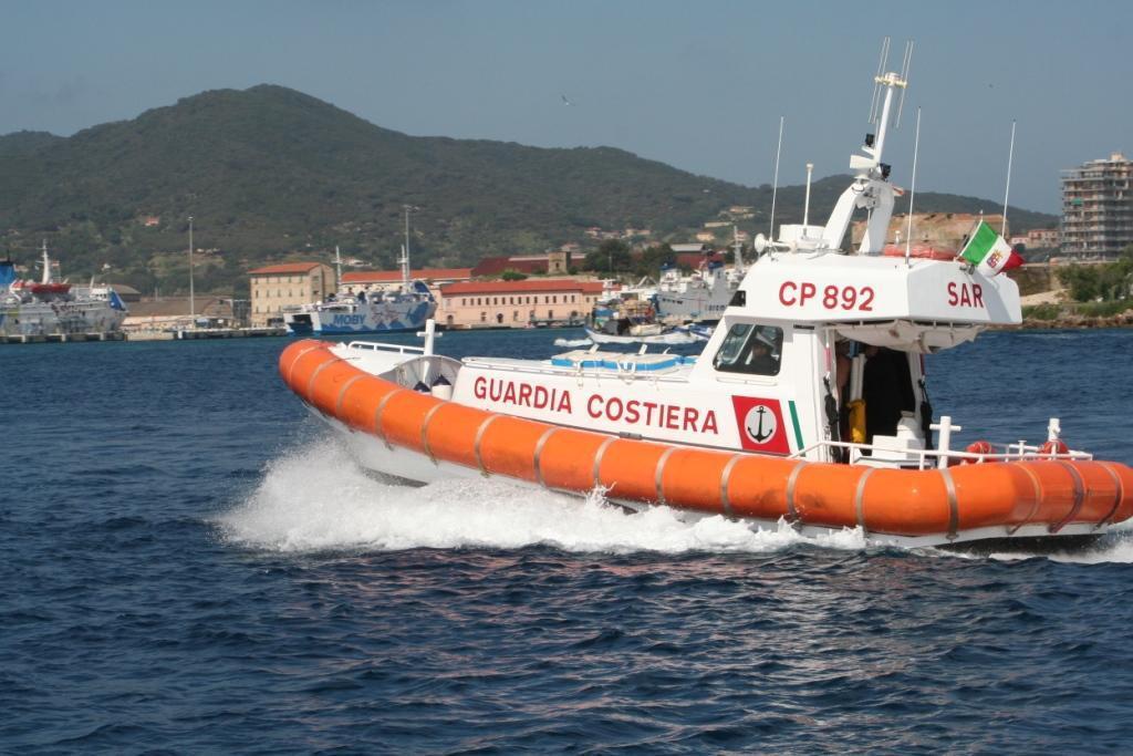 Si tuffa e poi accusa un malore, muore un ragazzo di 16 anni all'isola d'Elba 