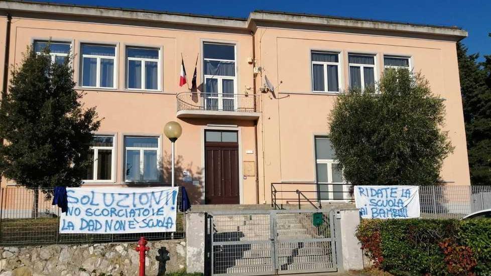 No all’agibilità sismica dell’immobile e 95 bambini restano senza scuola