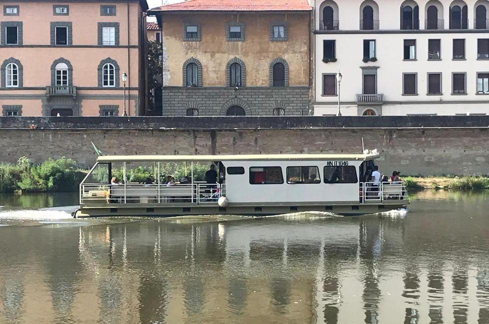 Un battello sull’Arno