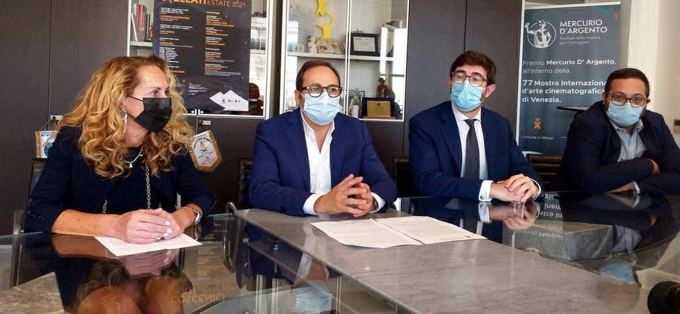 Da sinistra Maurara Ferrari, il sindaco Francesco Persiani, Giovanbattita Ronchieri e il capo gabinetto Daniele Pepe