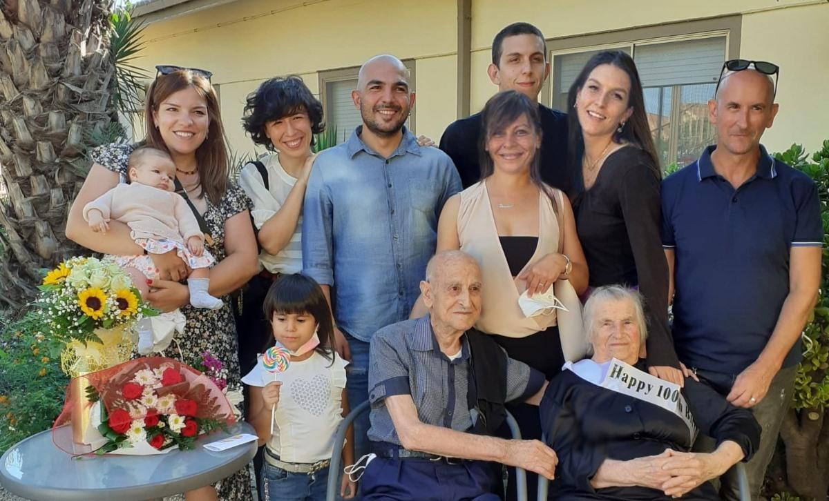 Pierina Sanna con la sua bella famiglia