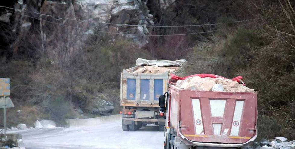 Tir dei blocchi senza telone 62 multe in un solo mese 