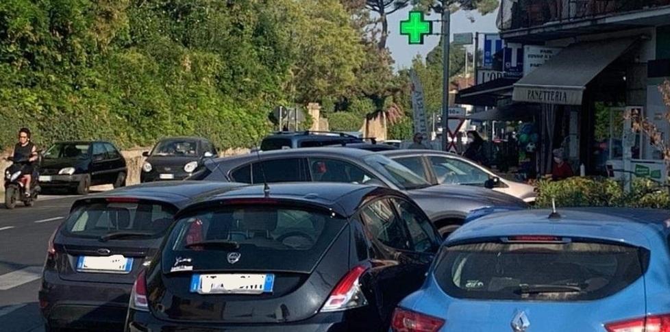 Mancano parcheggi Caos a Capezzano per i tamponi