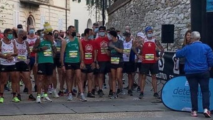 In tanti alla partenza della Tuscany Ecomarathon