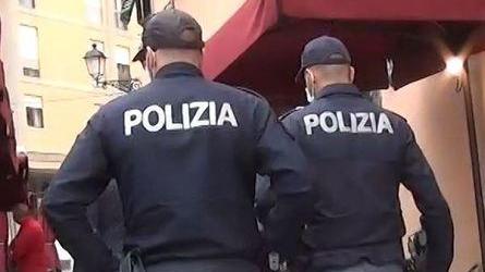 Coltellate e rapine: arrestati due minori livornesi