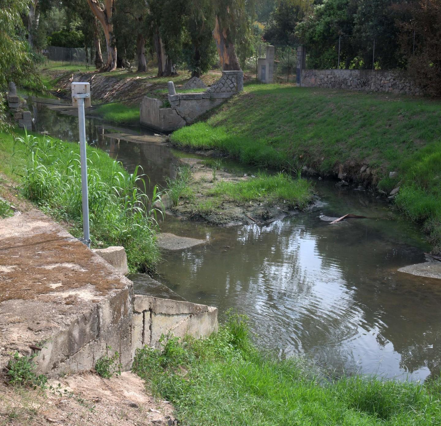 Scatta l’allarme per uno scarico nel rio San Nicola