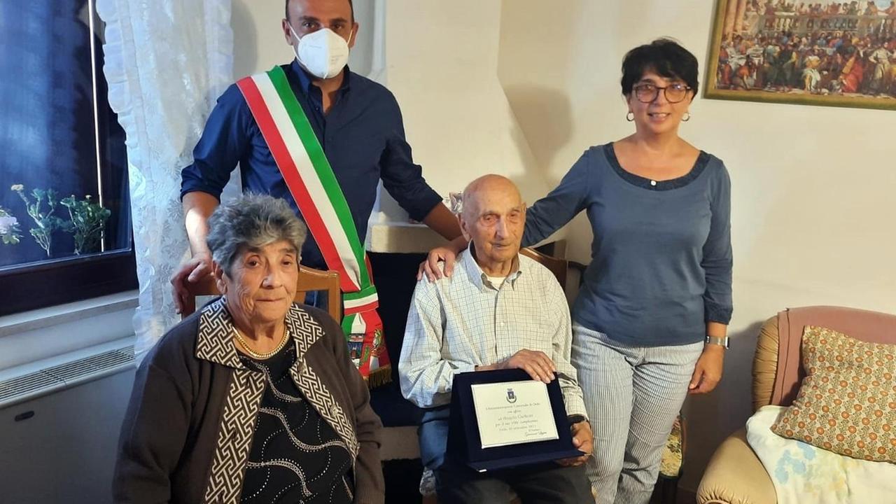  Angelo Carboni, 100 candeline: è il quarto centenario del paese