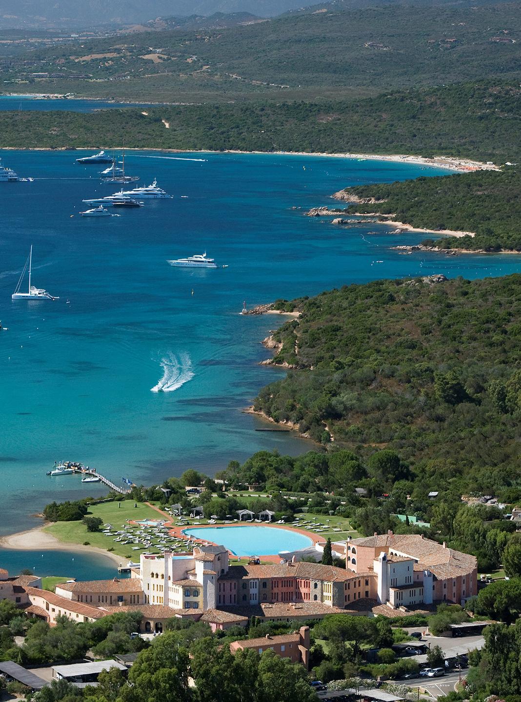 Non solo glamour l’hotel Cala di Volpe ora punta sullo sport 