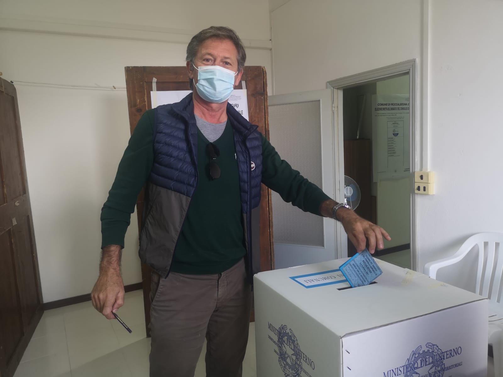 Massimo Galli al voto domenica 3 ottobre