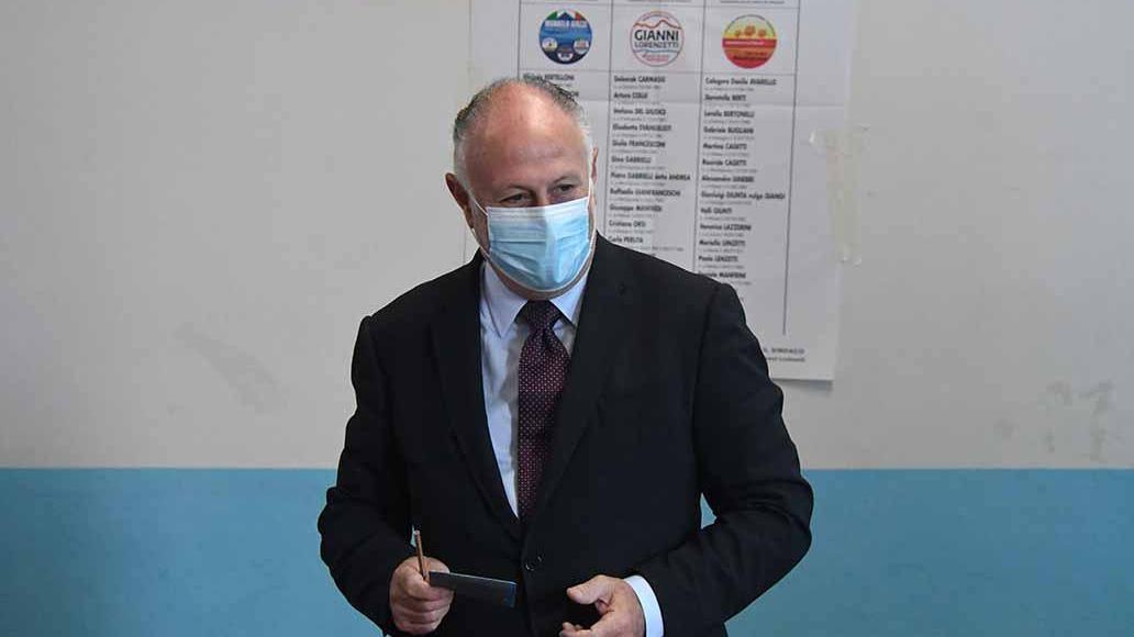 Montignoso, Lorenzetti fa il bis sotto una pioggia di voti