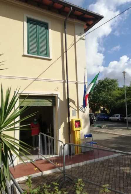 Fotografa la scheda, denunciato un sessantenne 
