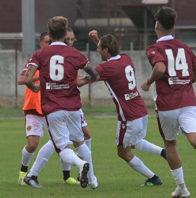 Livorno, inizio con il botto Gli amaranto ne fanno tre al povero Castelfiorentino