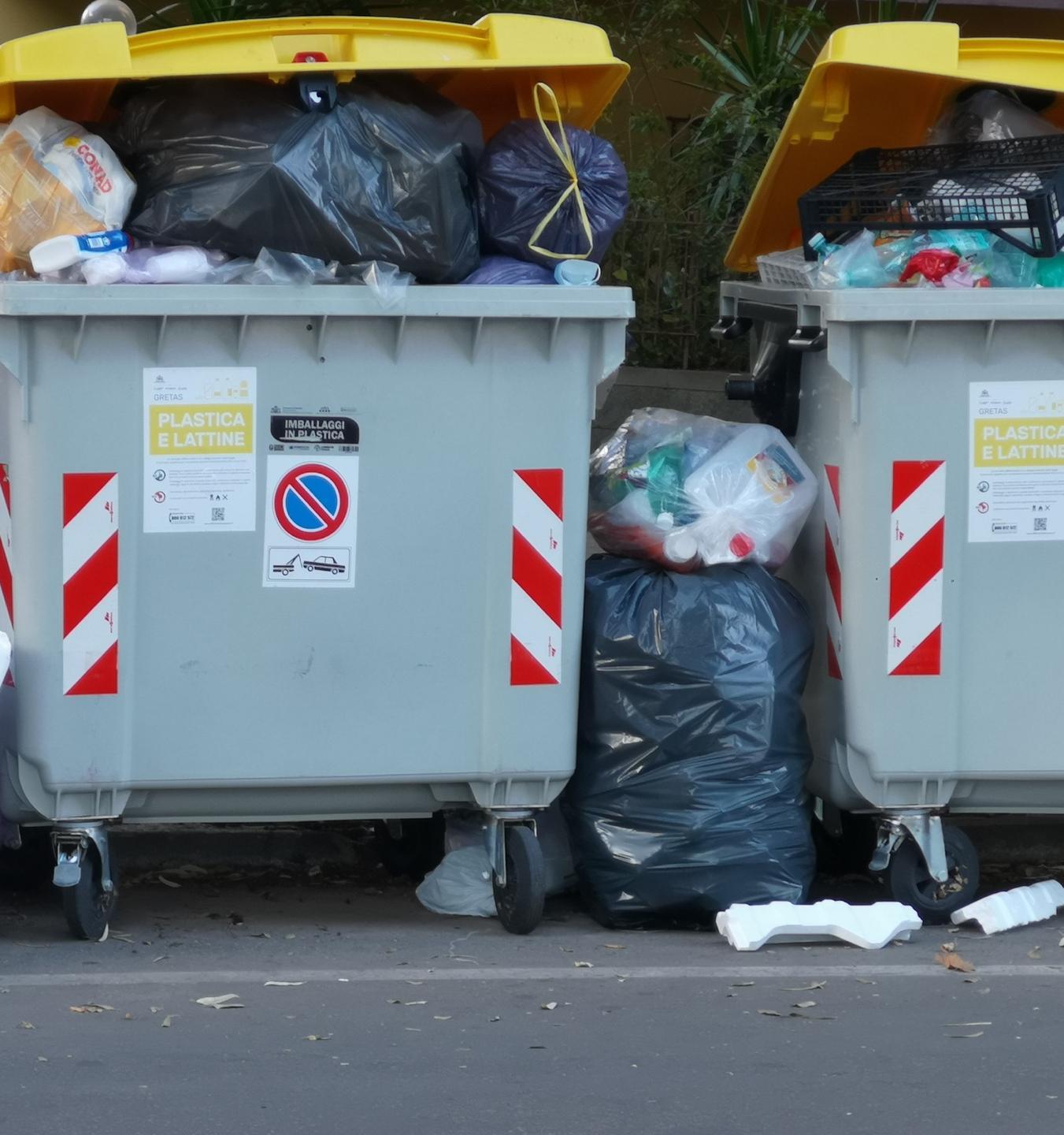 Rifiuti, il servizio tarda a decollare 