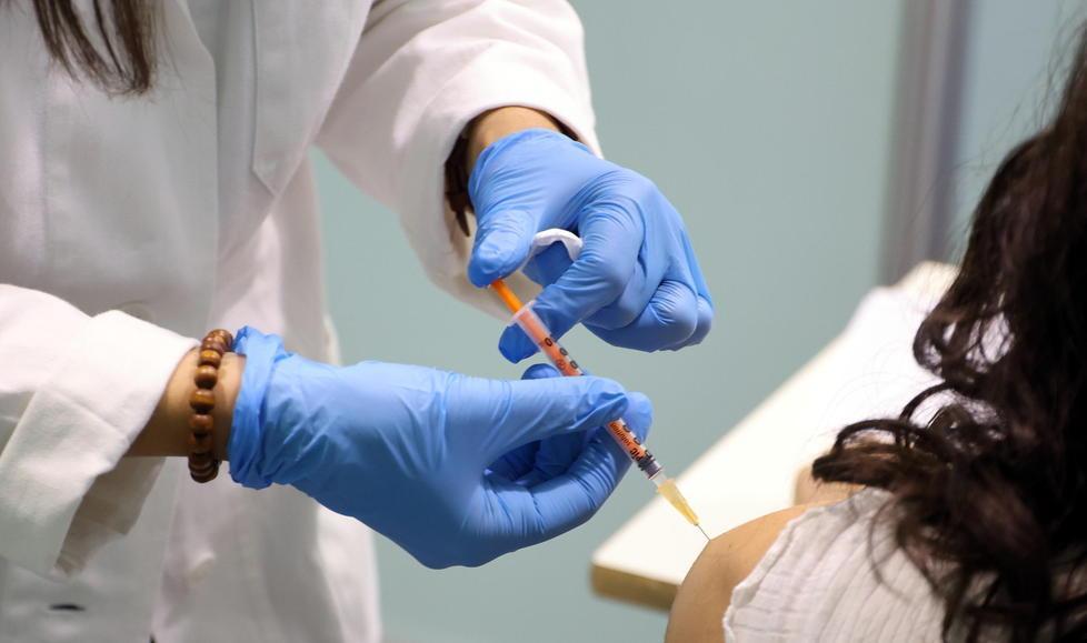 La marcia rallentata delle vaccinazioni: più di 24mila ancora senza la prima dose 