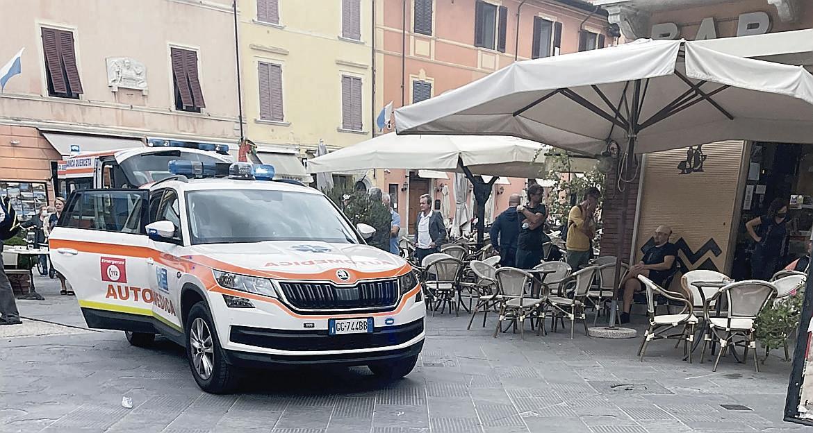 L’intervento di salvataggio in piazza Duomo