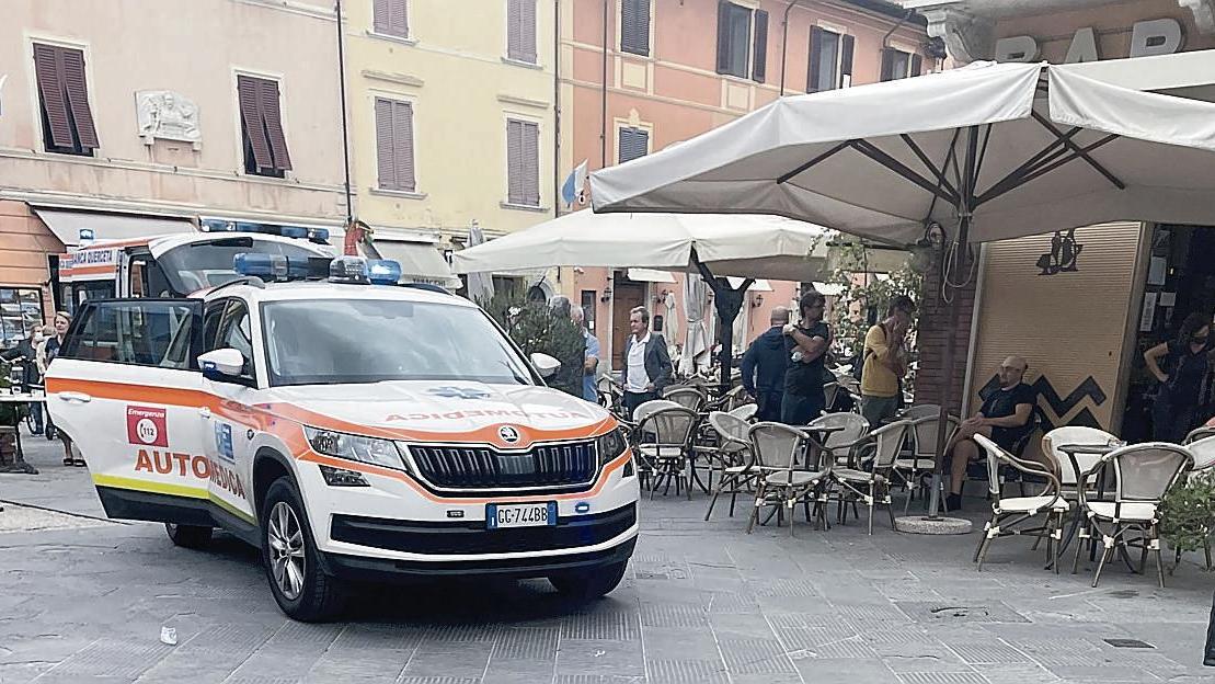 L’intervento di salvataggio in piazza Duomo