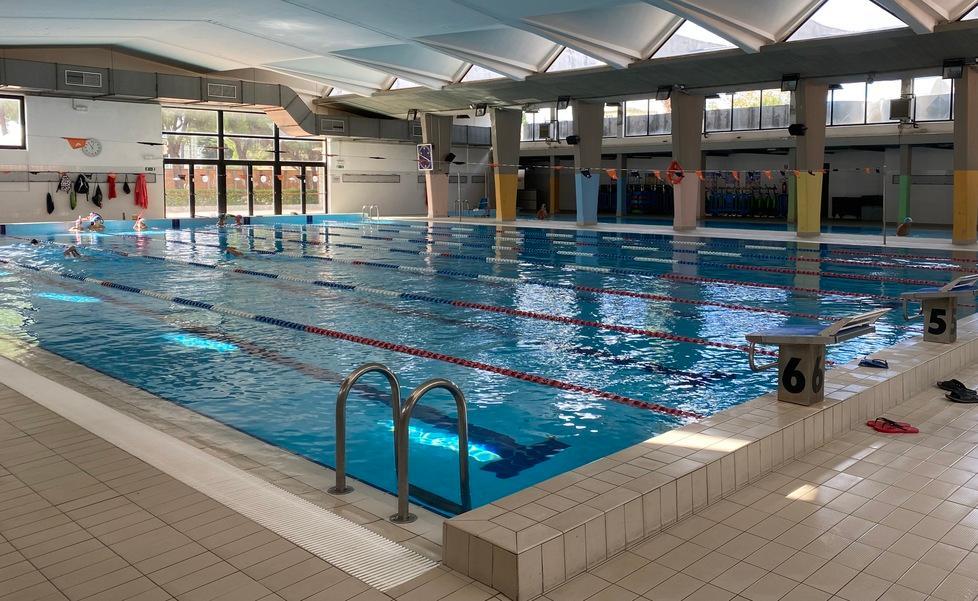 Piscine comunali a Livorno, chiusa la partita del personale: riassorbiti gli addetti ex Officina 