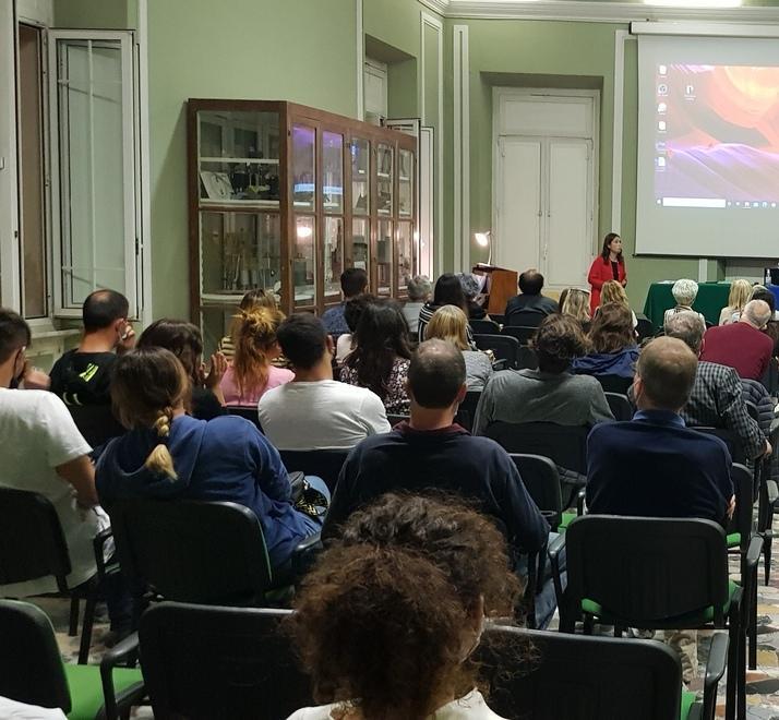 La biblioteca torna a vivere tra libri, lezioni e spettacoli