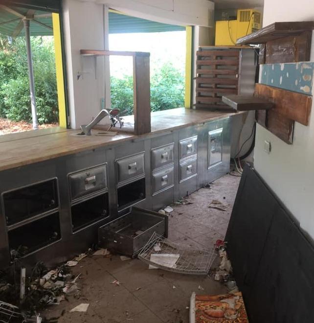 Il ristoro della “pista” tra vandali e abbandono 