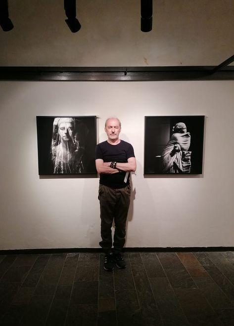 Gli scatti tattili e poetici di Marcello Grassi nella mostra “Archeologia dello Sguardo” 