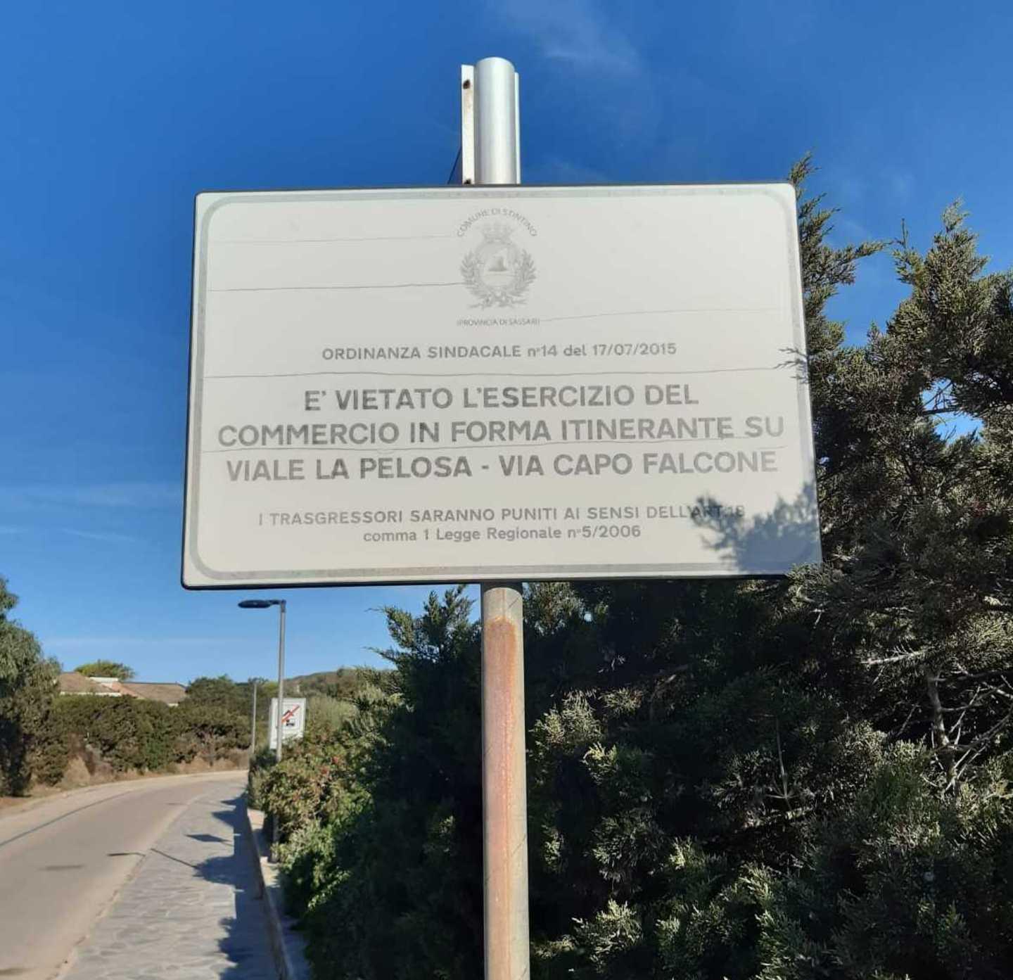 Stintino, sanzioni per il commercio abusivo nel litorale