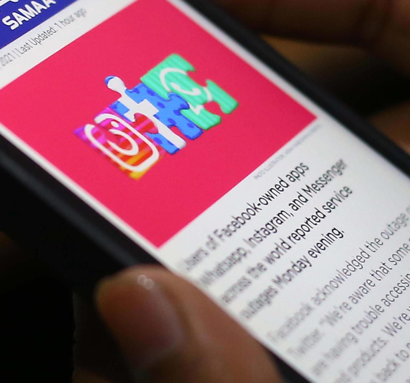 Facebook, Instagram e Whatsapp ko per ore: utenti infuriati 