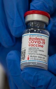 Terza dose, Ema: ok a immunodepressi e over 18 