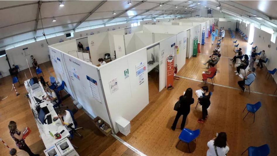 Vaccini, campagna a doppio binario: da fine ottobre via all'antinfluenzale