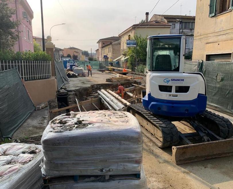 Lavori in via Volterrana, commercianti in crisi «La strada va riaperta» 