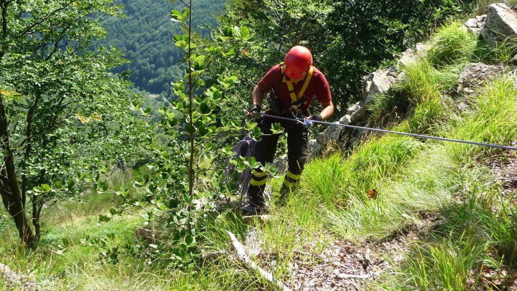 S'infortuna mentre va a funghi, soccorso un anziano