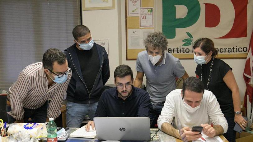 Partiti di nuovo in strada a caccia di voti Conto alla rovescia per l’ultimo duello