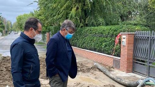 Via Carrara, rottura dell’acquedotto Murzi: «Ora basta»