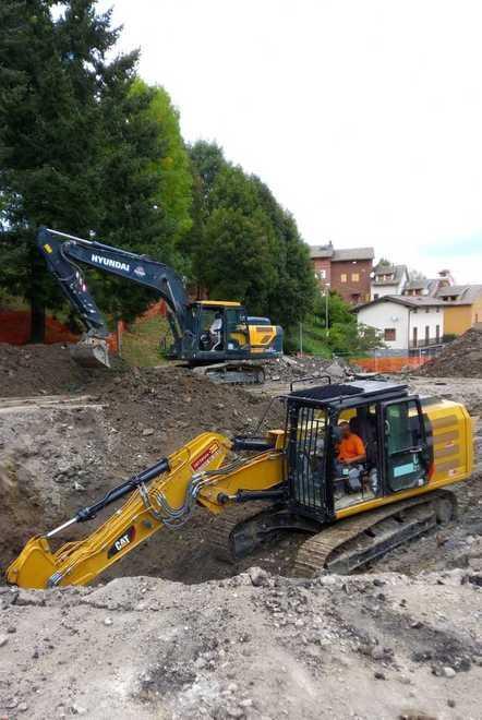 Interventi sulle fogne e alla linea elettrica