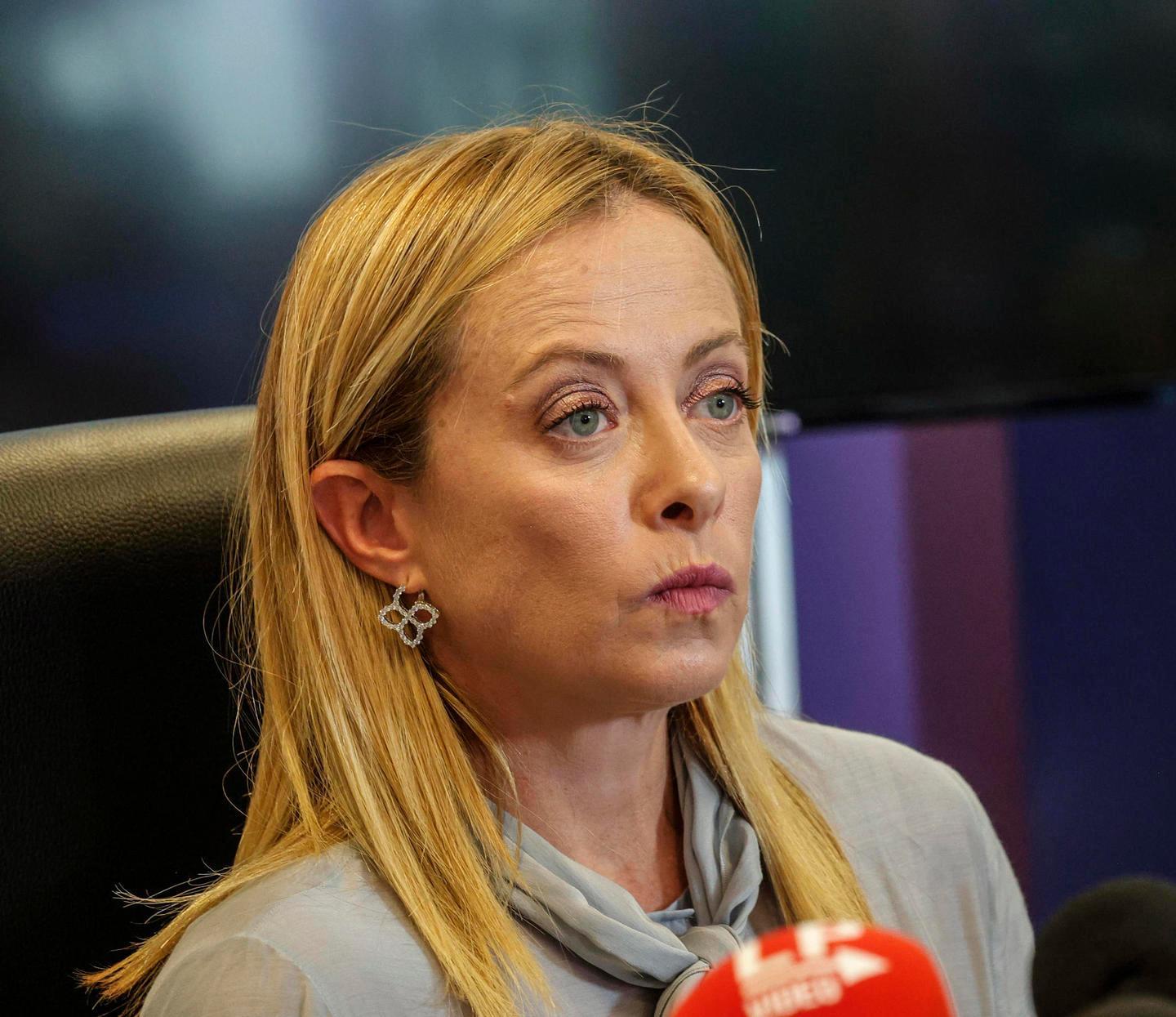 Meloni, fuga in avanti sul Colle ma si allarga il caso “lobby nera”