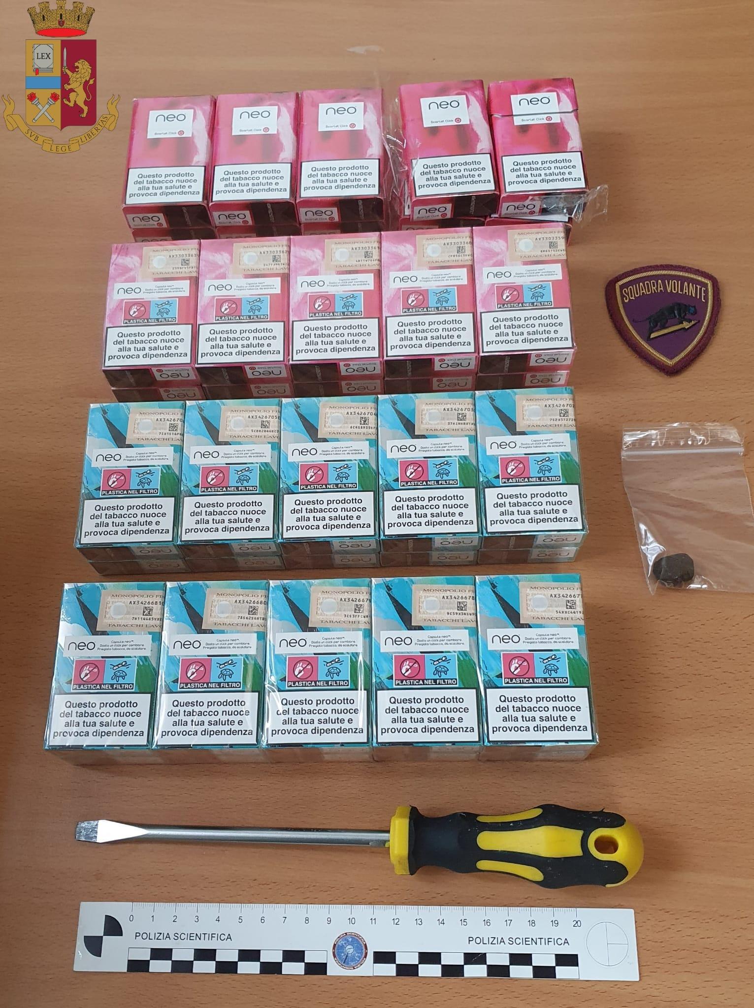 Si aggira per Sant'Anna con cacciaviti e droga: denunciato