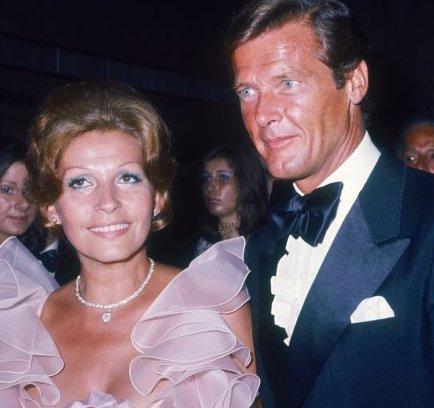 Addio all’attrice Mattioli, moglie di Moore “Bond” la lasciò per la sua migliore amica