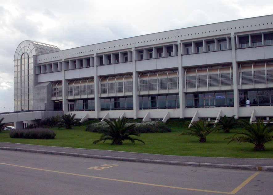 Tamponi al Policlinico, ora si cambia 