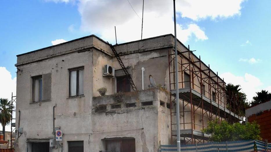 Una palazzina da abbattere per il Parco