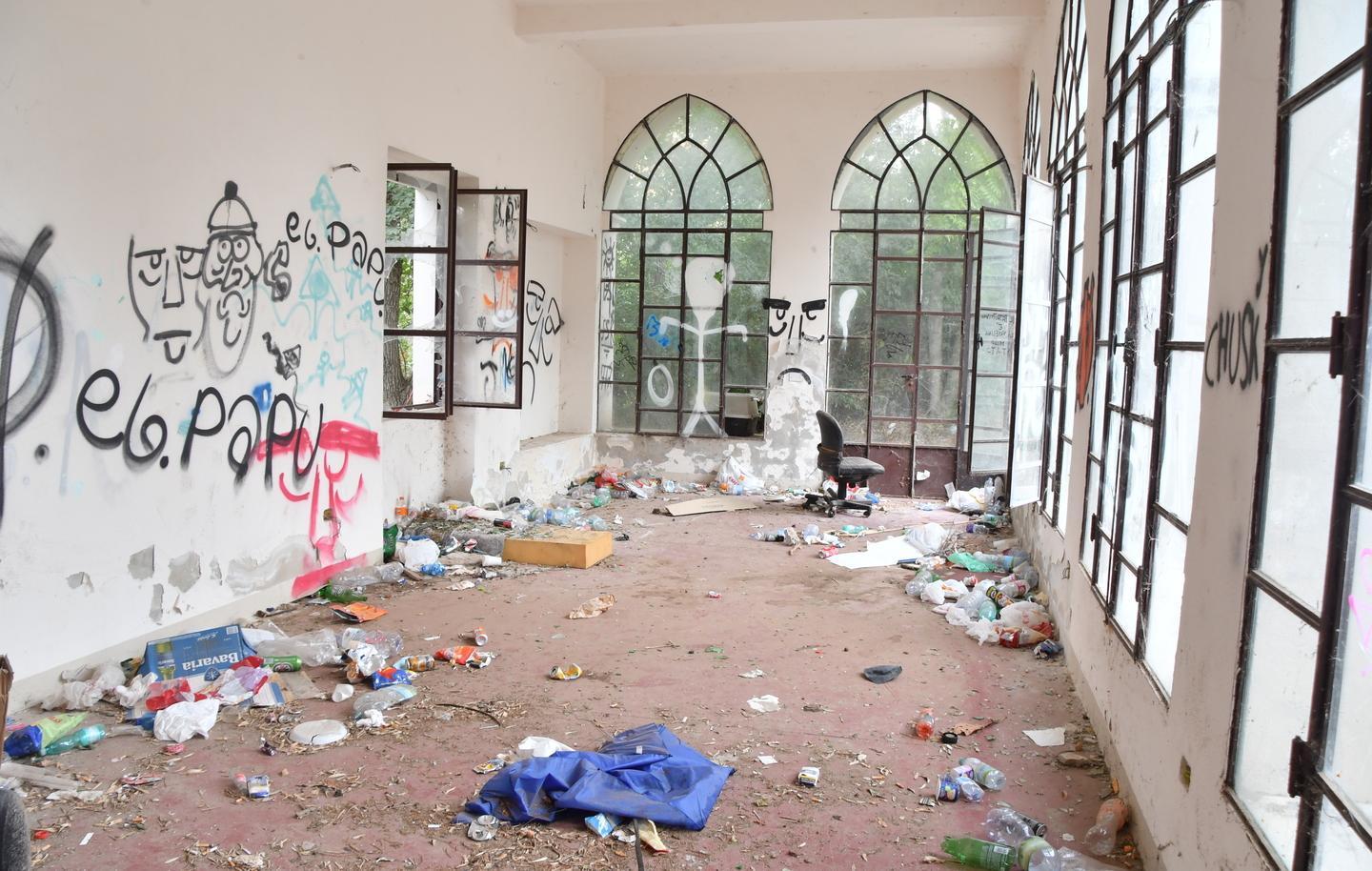 Spari contro le maestre, i due ragazzi in un video 