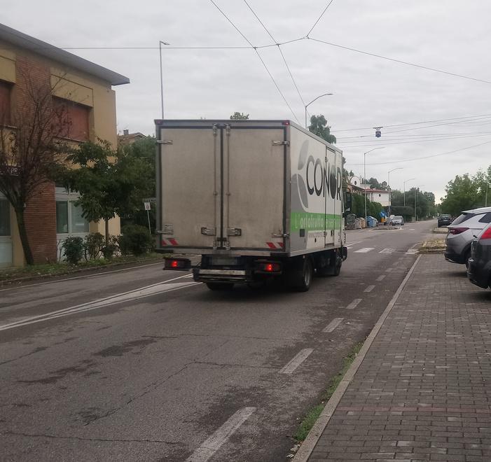 Modena. Sicurezza, luci e camion La Sacca adesso è stanca: partita una petizione 