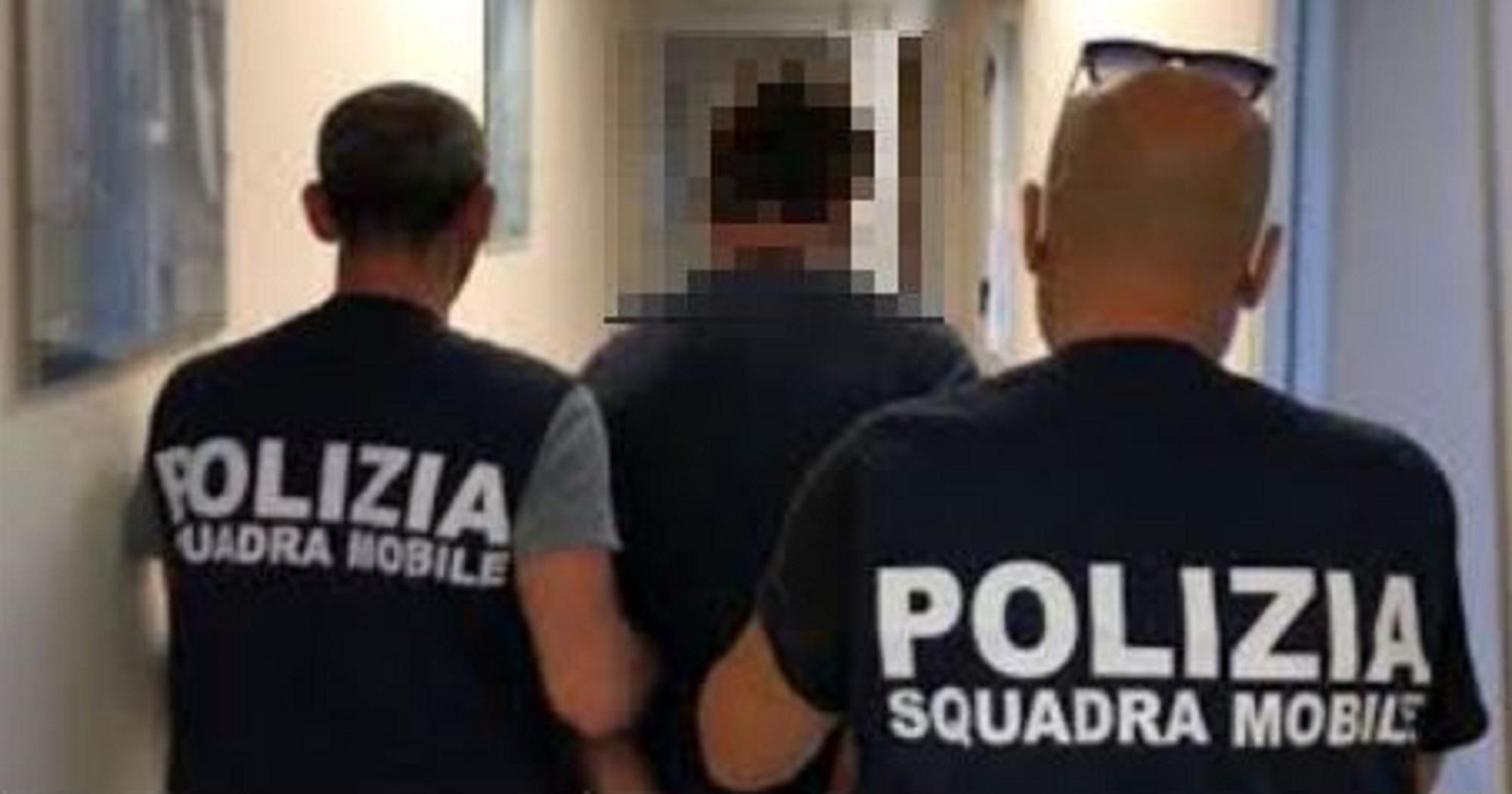 Un arresto della Squadra mobile (foto d'archivio)