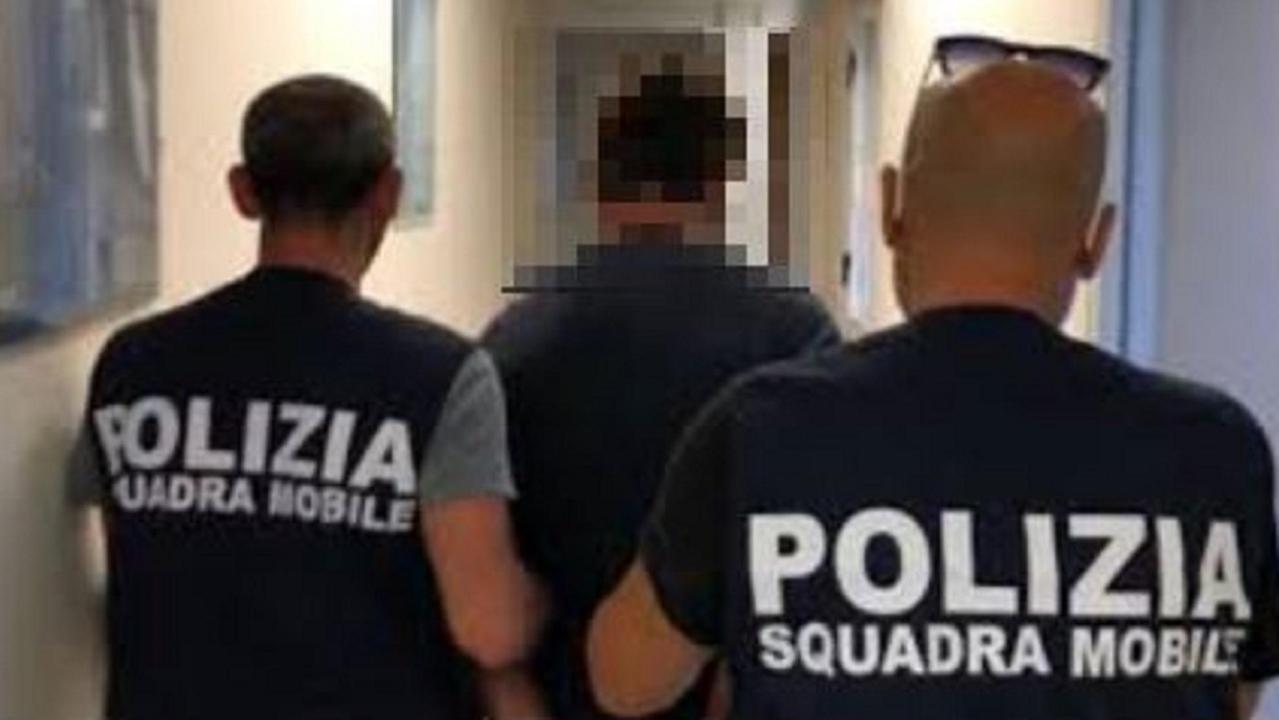 Un arresto della Squadra mobile (foto d'archivio)